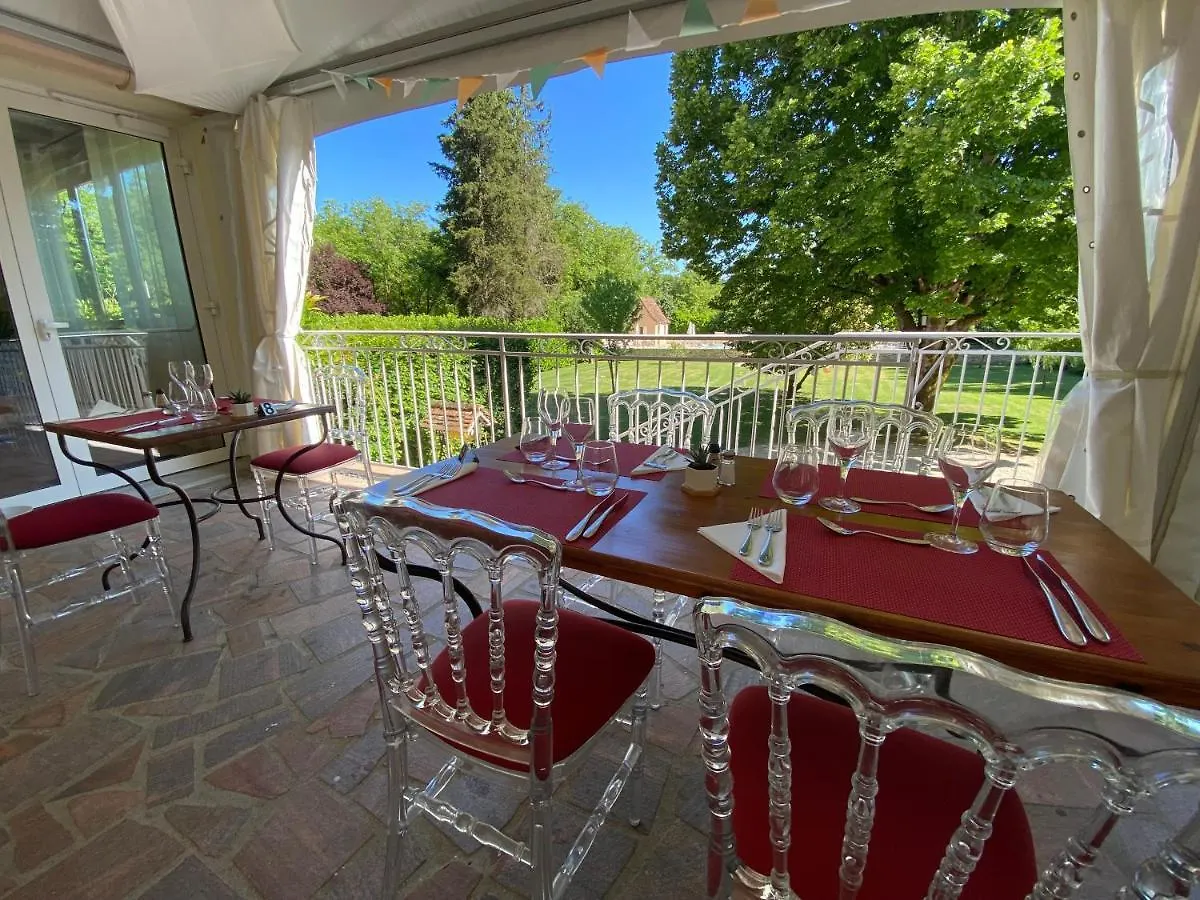 Logis Hotels - Hotel Restaurant Domaine Les Falaises Martel Frankreich