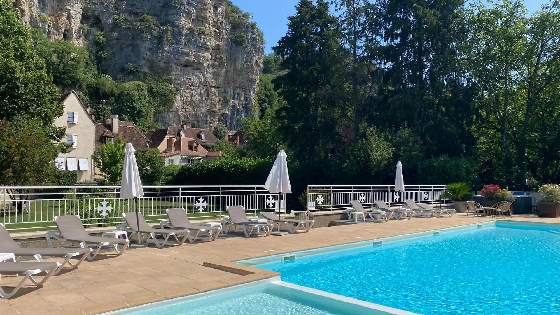 Logis Hotels - Hotel Restaurant Domaine Les Falaises Martel