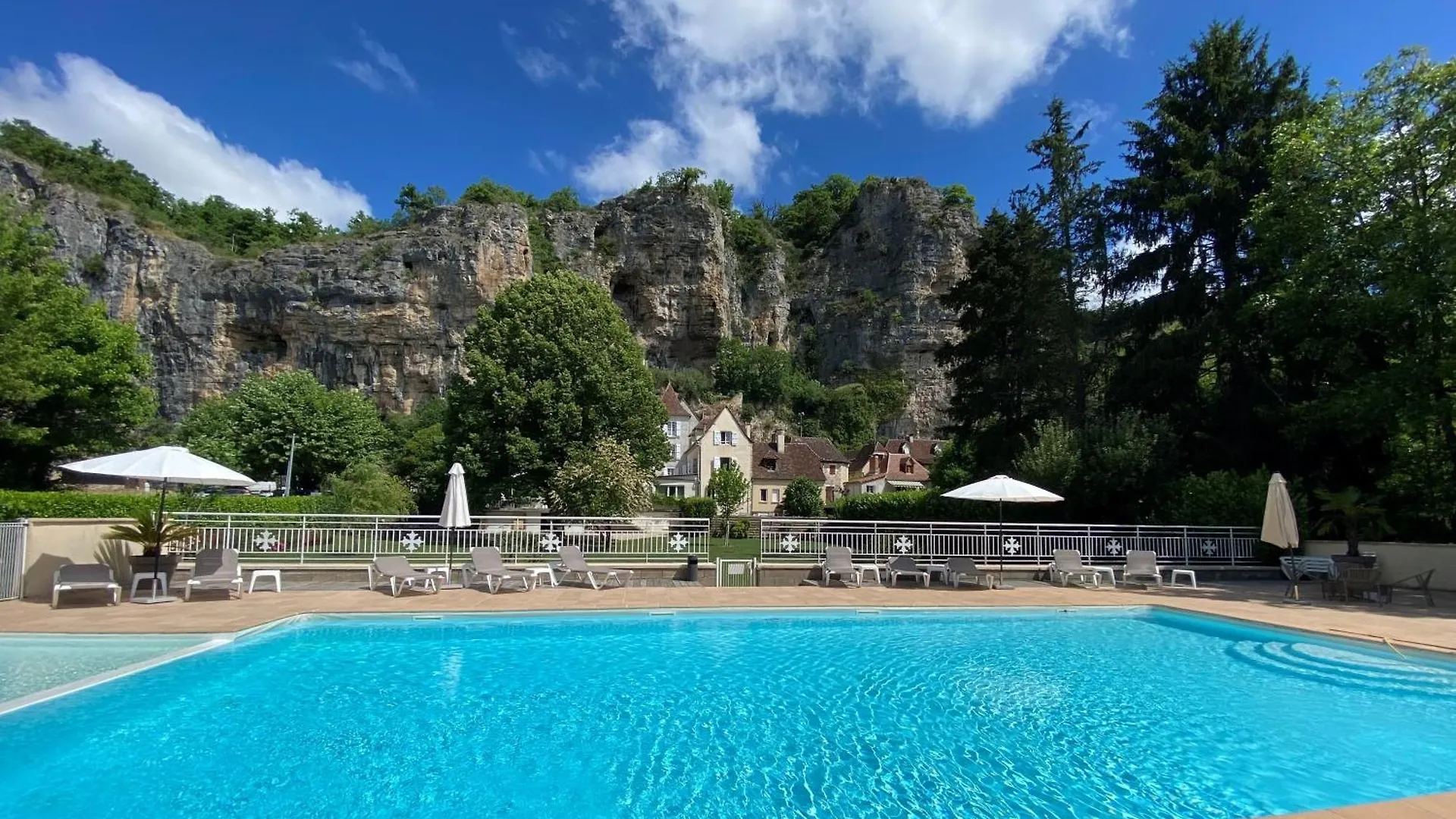 ***  Logis Hotels - Hotel Restaurant Domaine Les Falaises Martel Frankreich