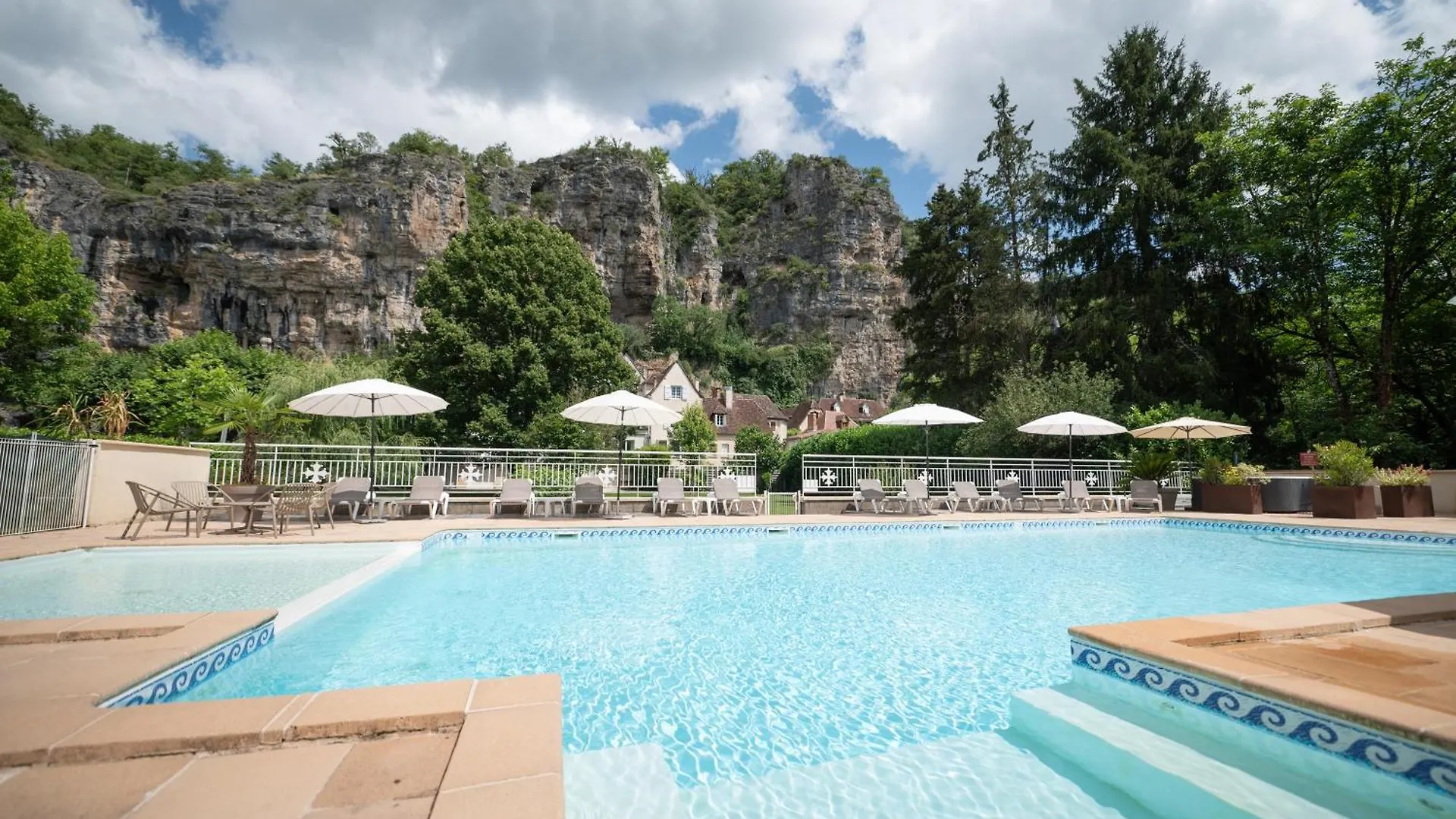 Logis Hotels - Hotel Restaurant Domaine Les Falaises Martel