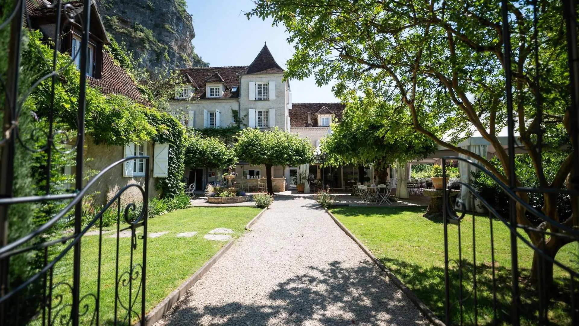 ***  Logis Hotels - Hotel Restaurant Domaine Les Falaises Martel Frankreich