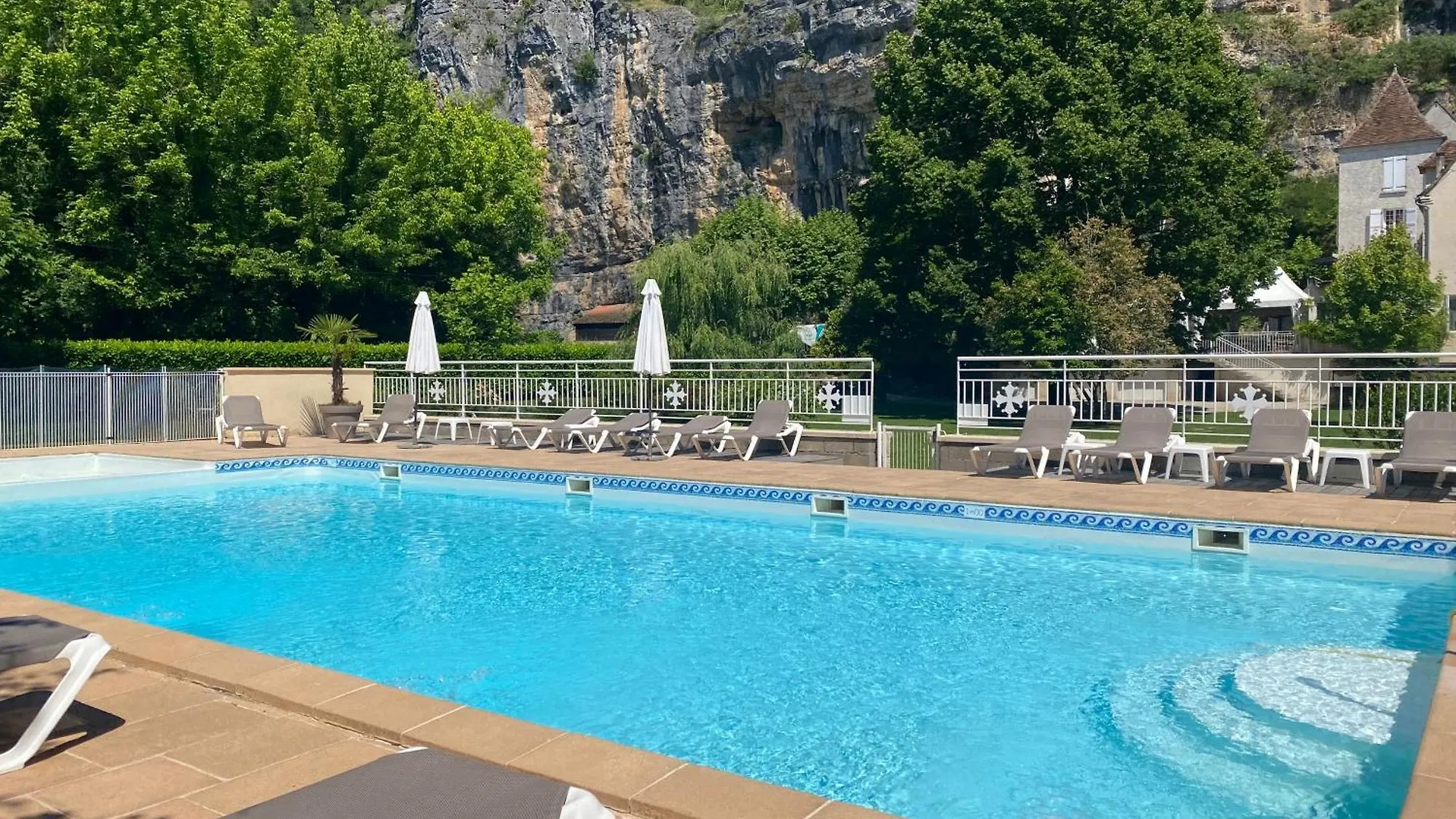 Logis Hotels - Hotel Restaurant Domaine Les Falaises Martel
