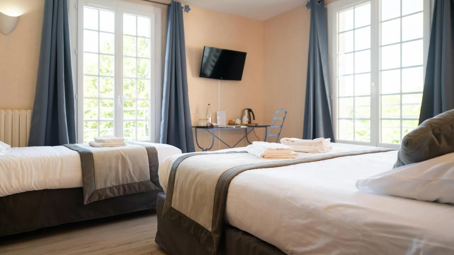 Logis Hotels - Hotel Restaurant Domaine Les Falaises Martel
